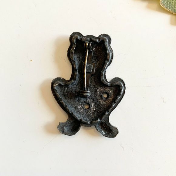 Frog Brooch Pin Silver Tone 1 1/2" Sitting - Picture 3 of 4